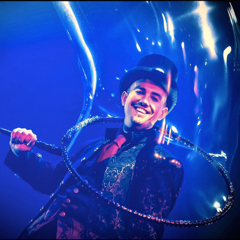 شاهدوا العروض العالمية لفقاعات الصابون في مدن المملكة