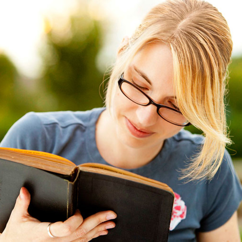  القراءة من أفضل الطرق لتنشيط خلايا المخ