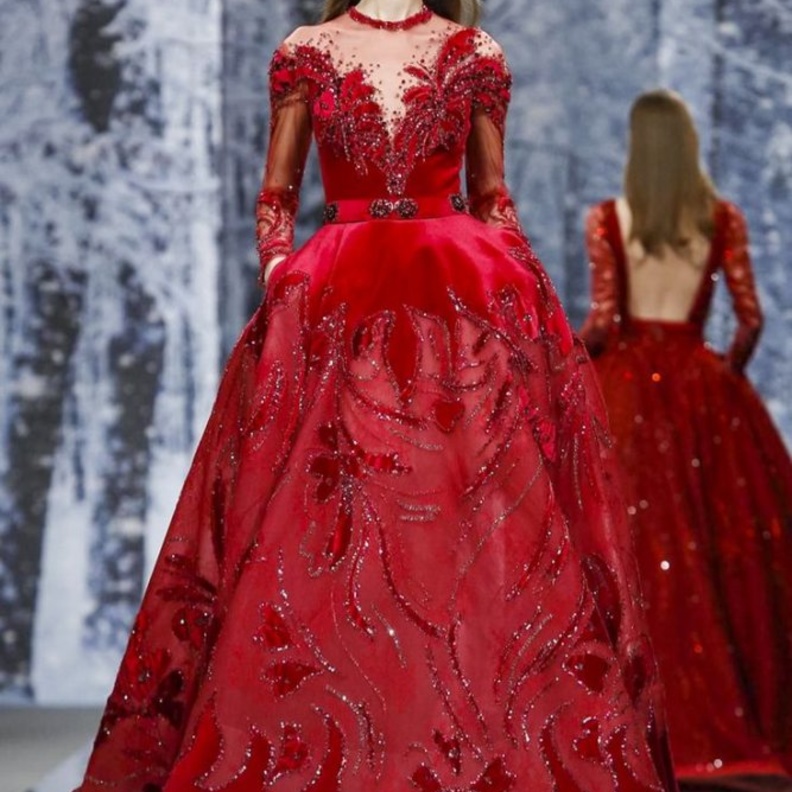 فستان من زهير مراد.