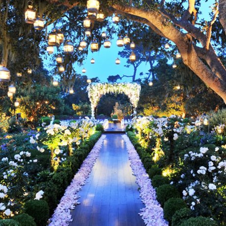 يمكنك وضع بوفيه الحلوى في مدخل قاعة الزفاف