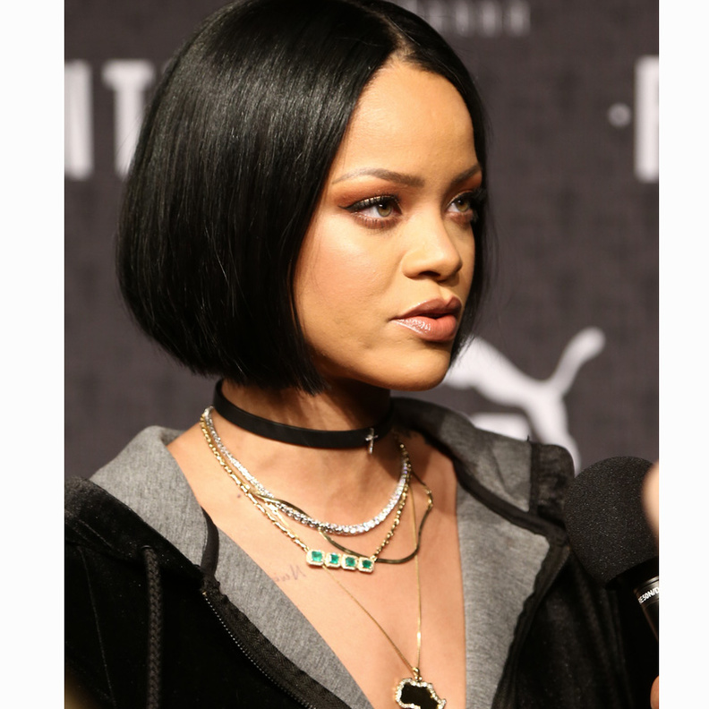 ريهانا ترتدي أقراط الأحجار الكريمة من Rihanna Loves Chopard