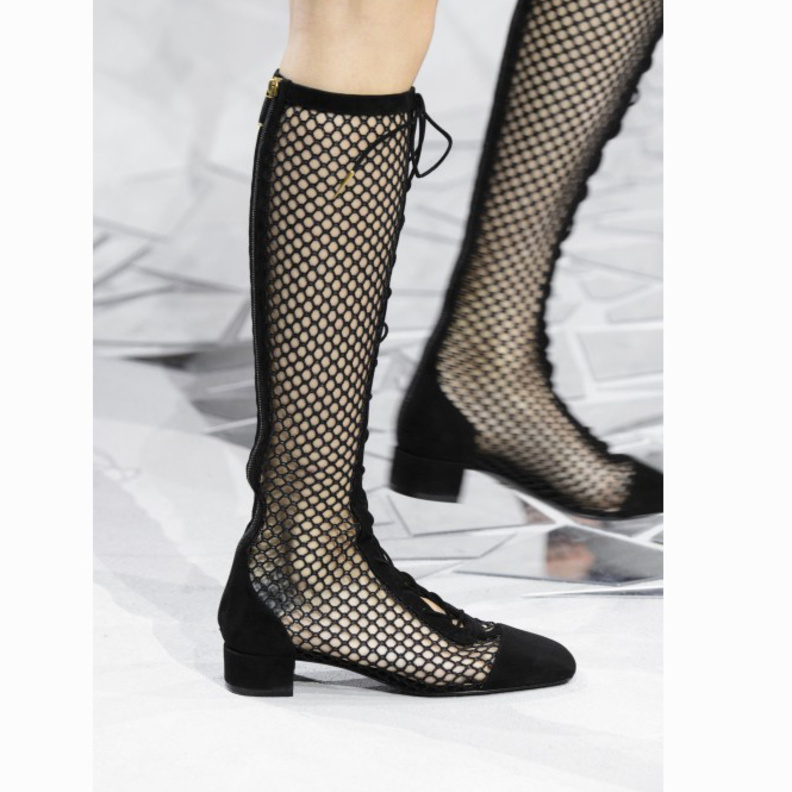 أحذية الشبك لربيع 2018 ستغيّر مقاييس الموضة