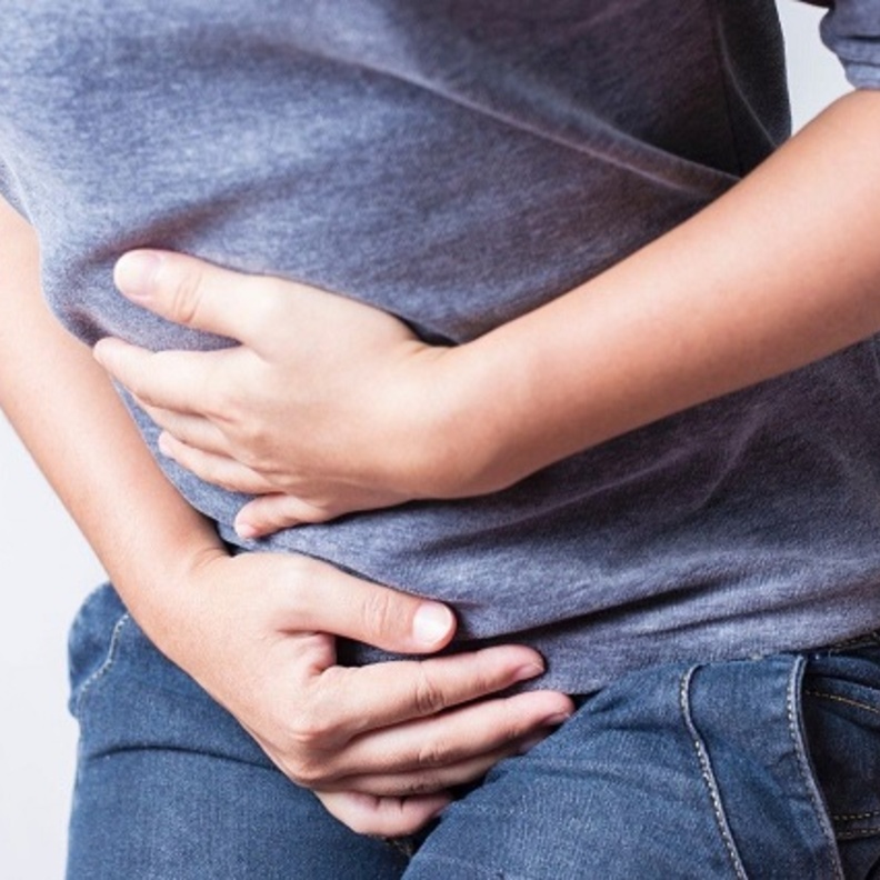 آلام البطن من أعراض انسداد الأمعاء