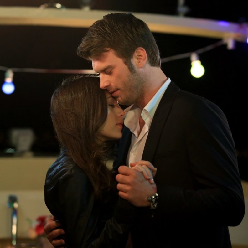  أويكو كارايل وكيفانش تاتليتوغ