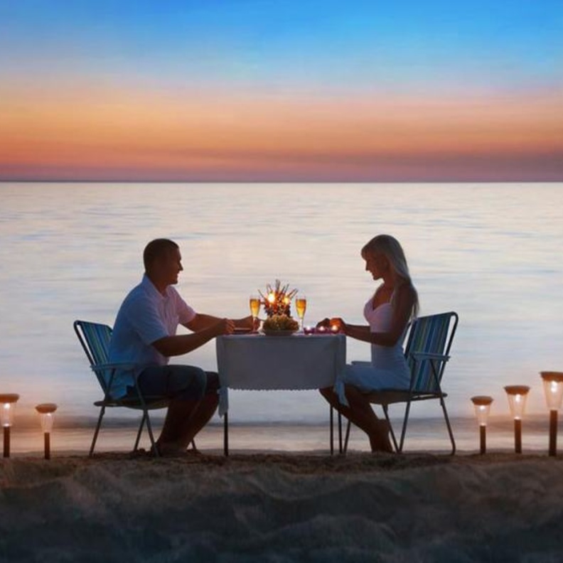 يبحث عن امرأة تهتم بأدق تفاصيله وتشاركه أهتماماته