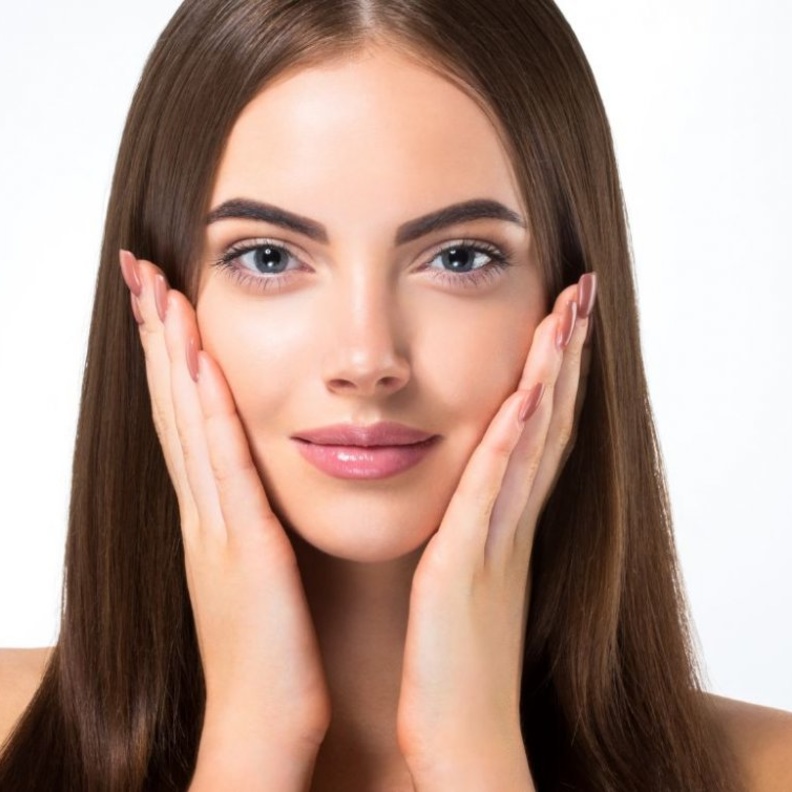 إخفاء عيوب البشرة بواسطة المكياج