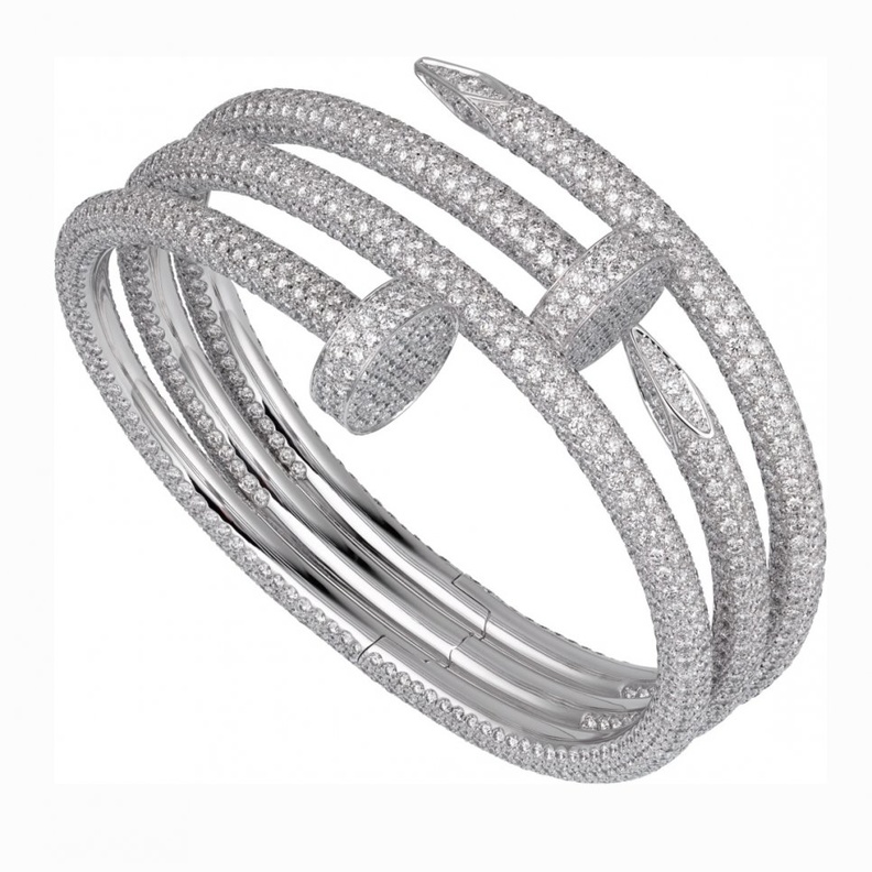 مجموعة اساور من الذهب الابيض تخطف الانفاس من دار كارتير