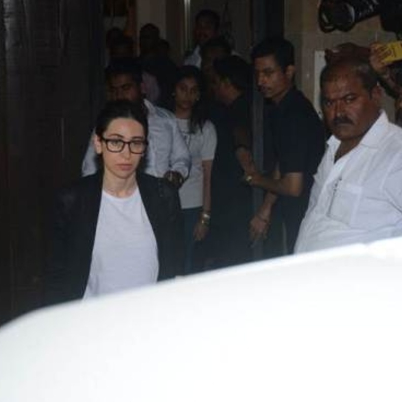 نجوم ونجمات بوليوود يعزون عائلة كابور