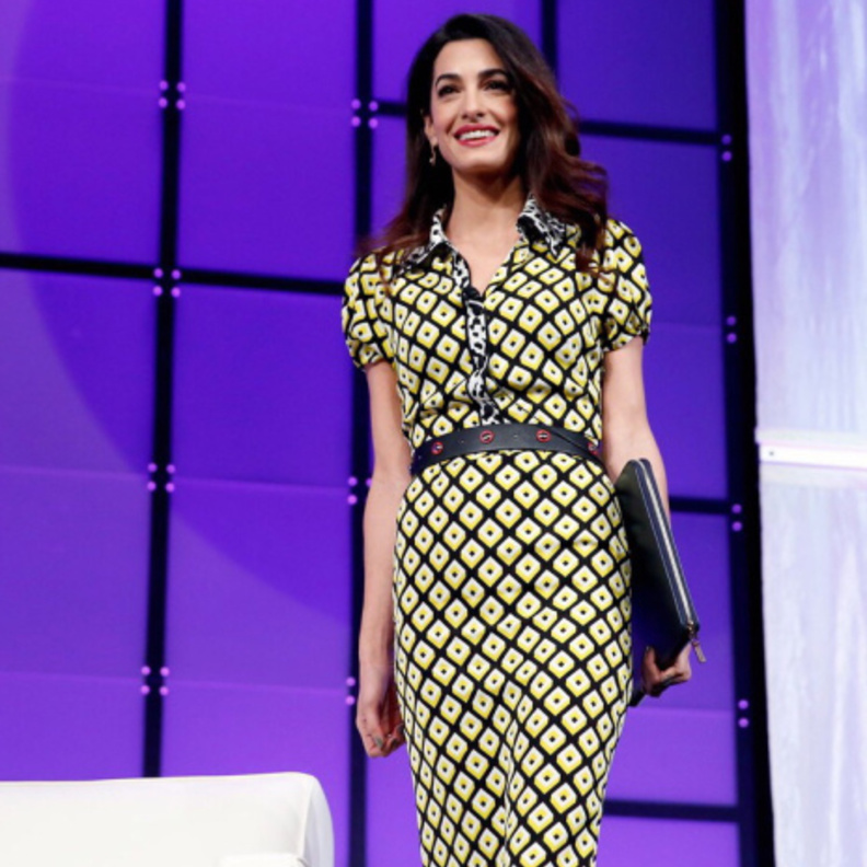 تألقت في اجدد اطلالة تلفزيونية لها بفستان من مجموعة ديان فون فورستنبرغ