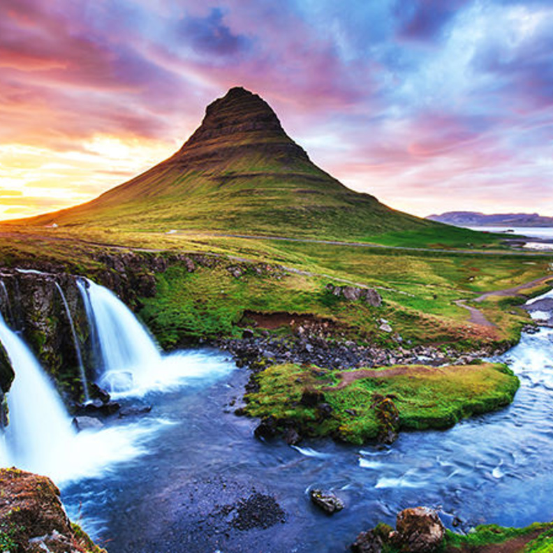 ظاهرة الشفق القطبي في ايسلاندا