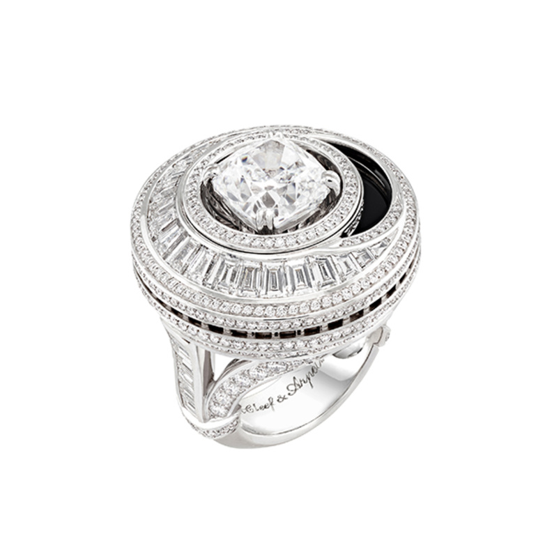 خاتم كارتييه من الذهب الأبيض والماس