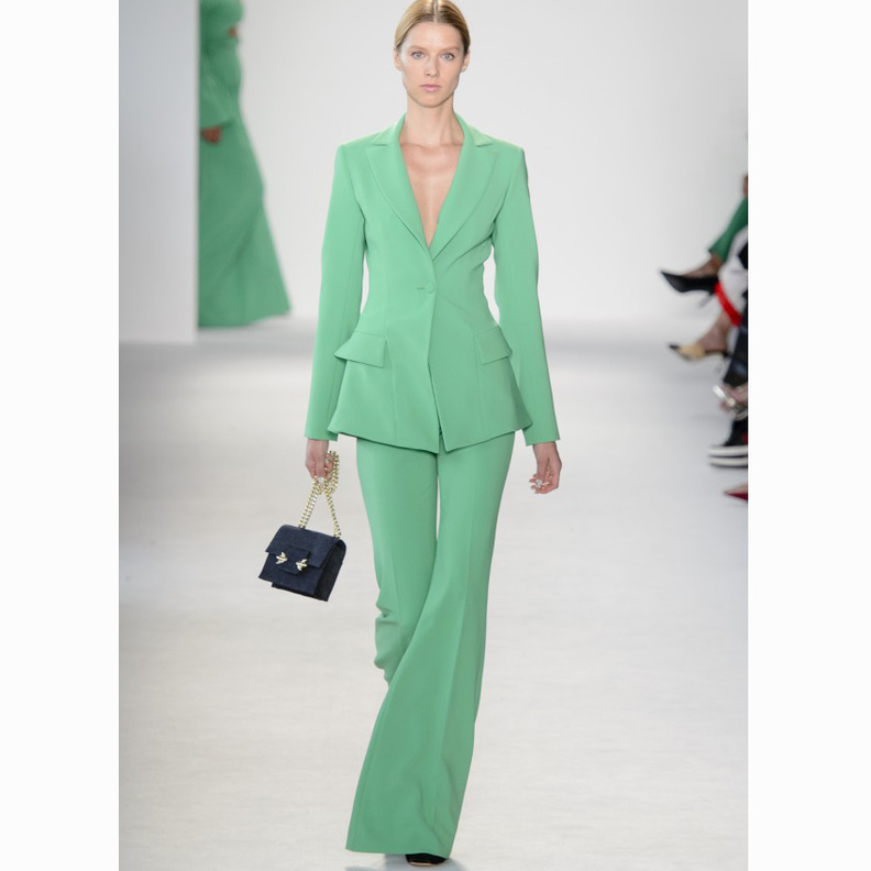 موضة البدلات الرسمية الملونة آخر موضة في ربيع 2018