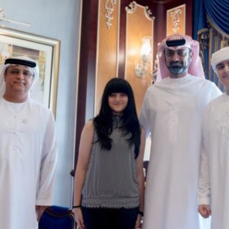 ولي عهد عجمان يستقبل المخترع الإماراتي أديب البلوشي وشقيقته دانة
