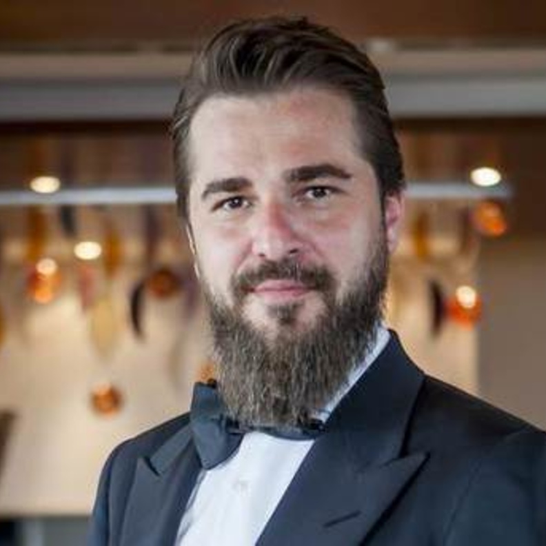 إنجين دوزيان