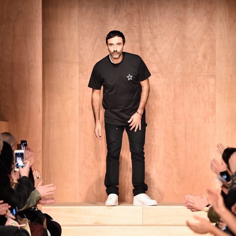 ريكاردو تيسي Riccardo Tisci  المدير الإبداعي الجديد لدار Burberry