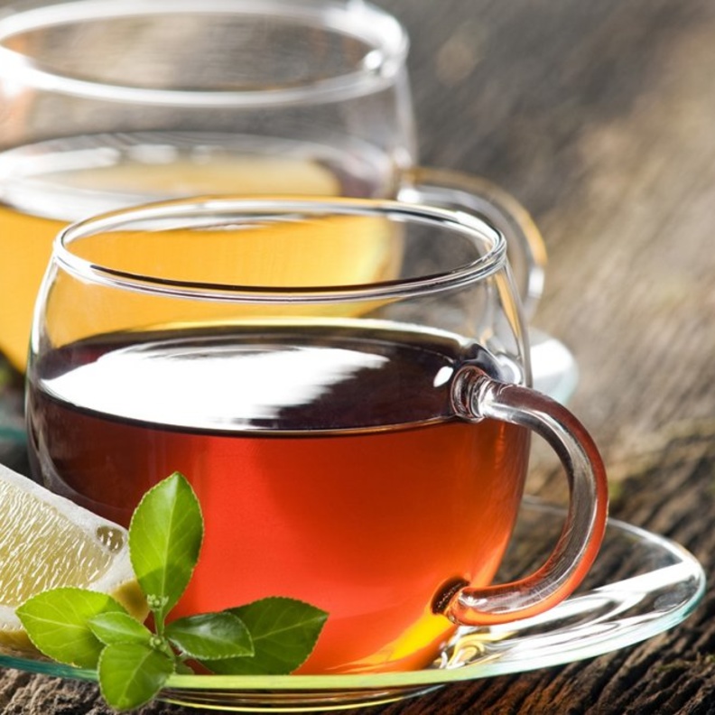  يساعد الشاي بالليمون على منع تراكم الدهون في الجسم