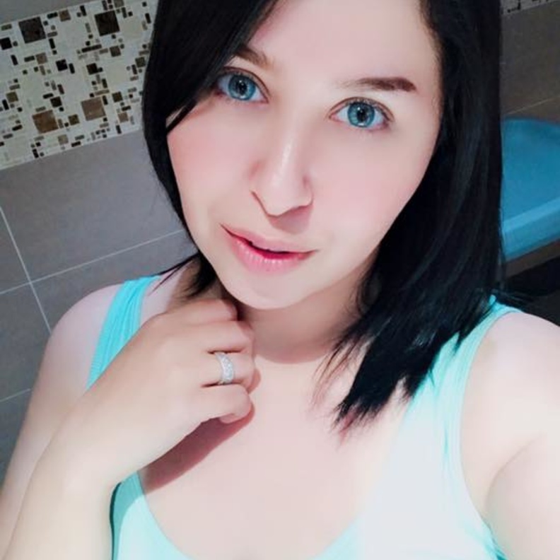 إيناس عز الدين