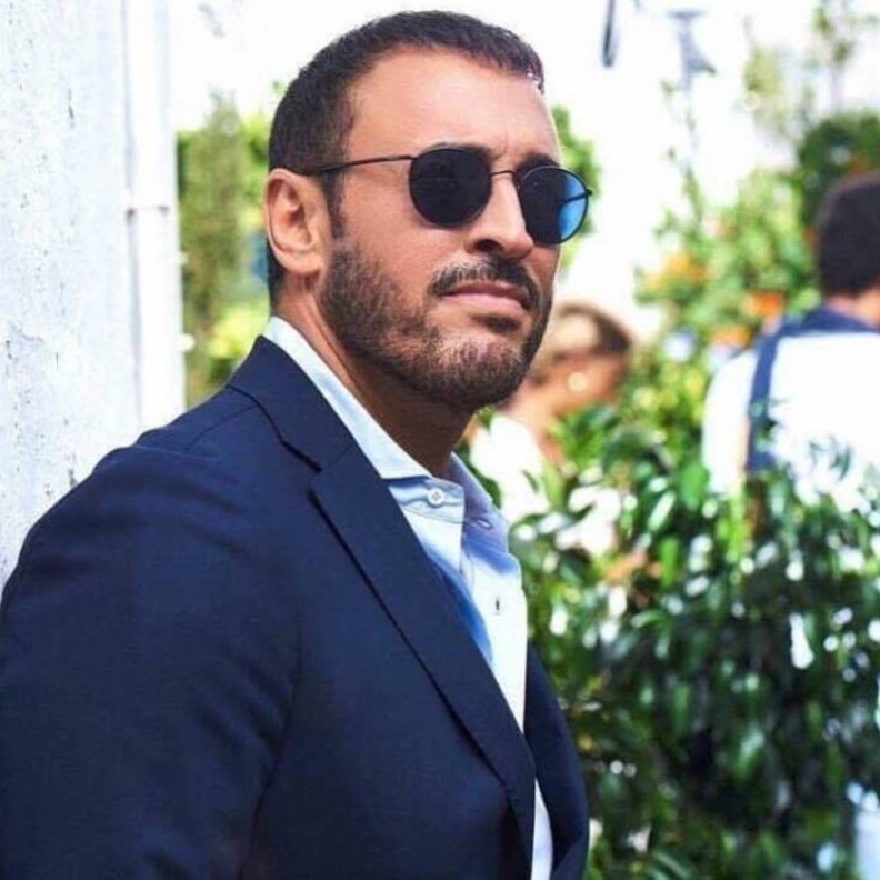 سارة المغربية تطالب بعدم نشر صورها مع كاظم الساهر