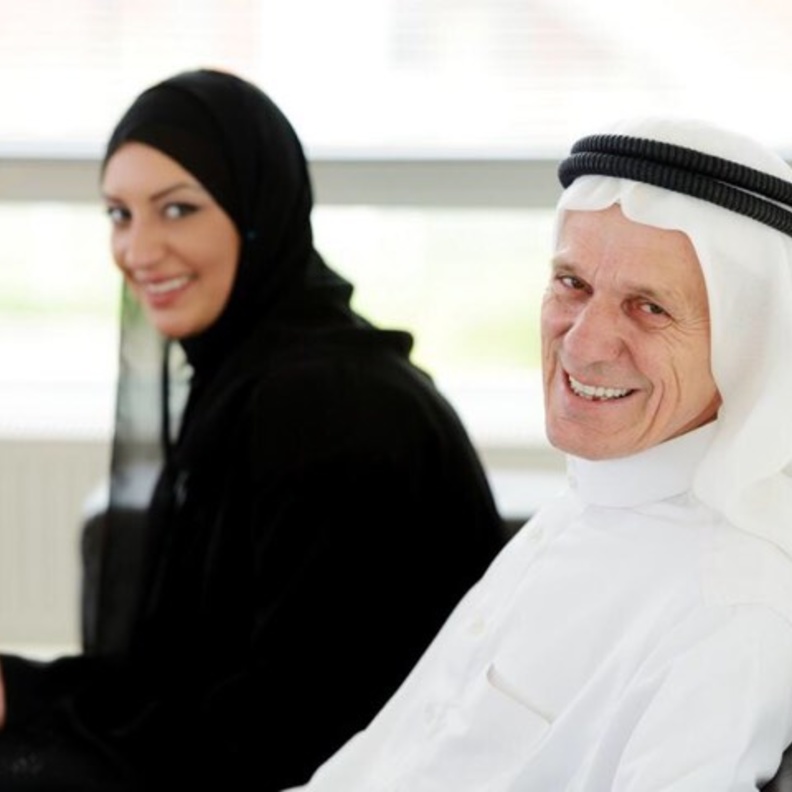 كيفية التعامل مع والد الزوج 