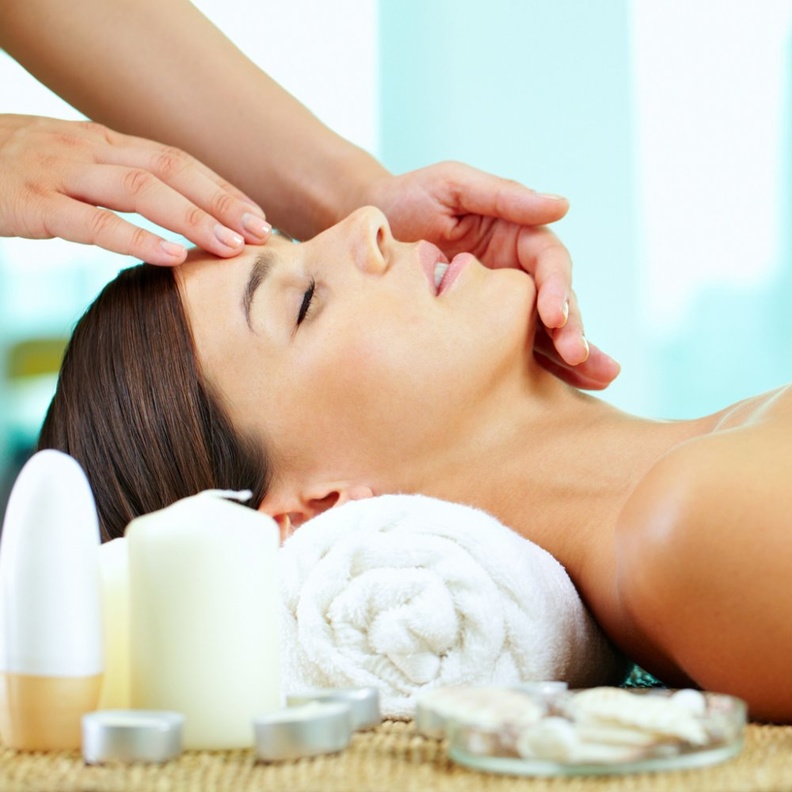 زيت زهر البرتقال (Neroli) العطري