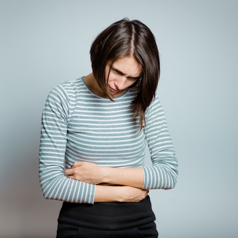 حموضة المعدة يمكن ان تتسبب بالام وشعور بالغثيان