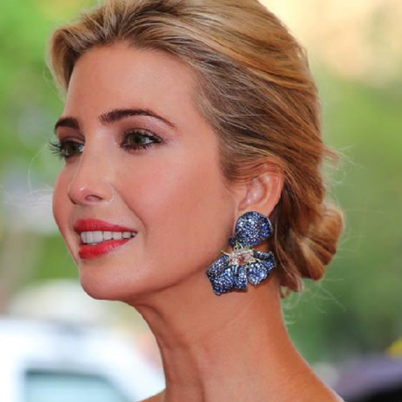 اطلالة النجمات بمجوهرات لورين شوارتز