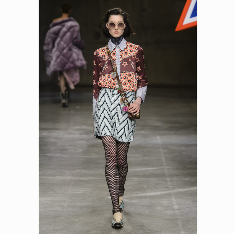 موضة الكولون المشبك من Daizy Shely