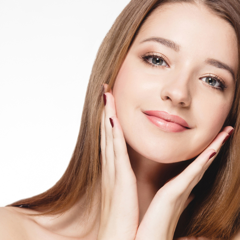 كيفية وضع العسل على الوجه