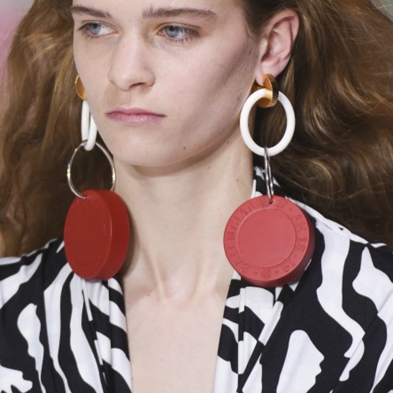 الجزمة مع الجوارب من Alexander McQueen