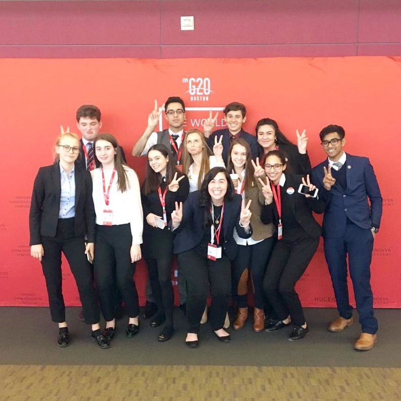 قمة العشرين للقيادات الشبابية