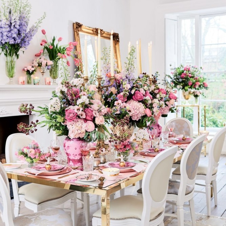 الورود الملونة تزين عرسك الصيفي.