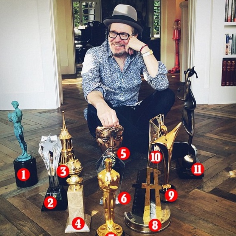 إبتسامتة العريضه تقول كل شيء