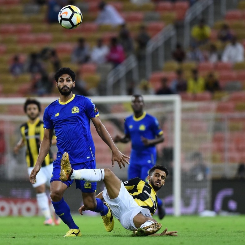 شوط أول متعادل بين النصر والاتحاد في الدوري السعودي