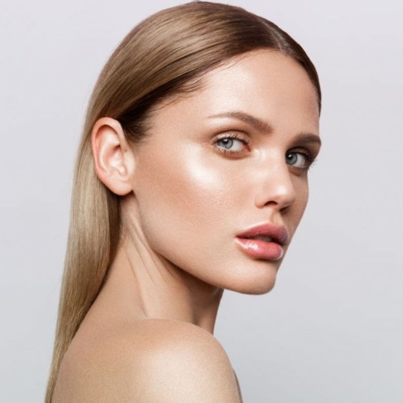 اجعلي بشرتك مضيئة للغاية بالمكياج