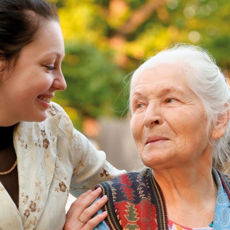 العلاقات الاجتماعية تحمي من الاصابة بالزهايمر