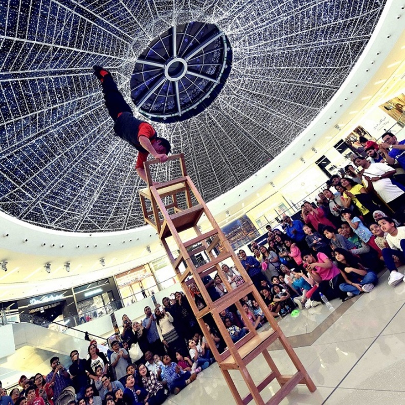 مهرجان عروض الشوارع في دبي مارينا يعود بنسخته الثامنة