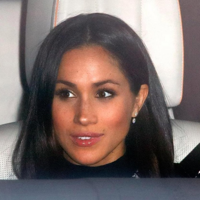 الأمير هاري يعلم ميغان ماركل القيادة على يسار الطريق