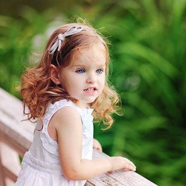  تختلف تسريحات الشعر الكيرلي للمدرسة على حسب طوله وكثافته