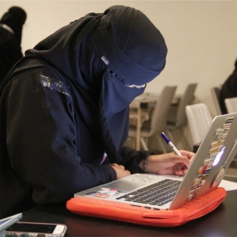 ماراثون الترجمة يجذب السيدات