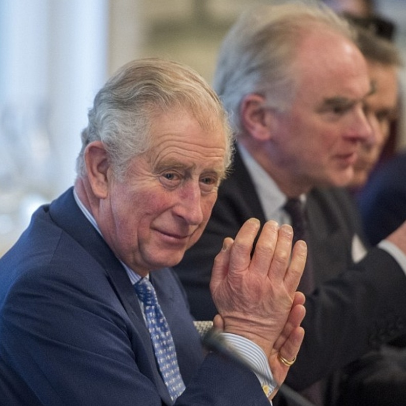 بسبب تأخر الاستعدادات الأمير تشارلز ألغى العديد من رحلات السفر