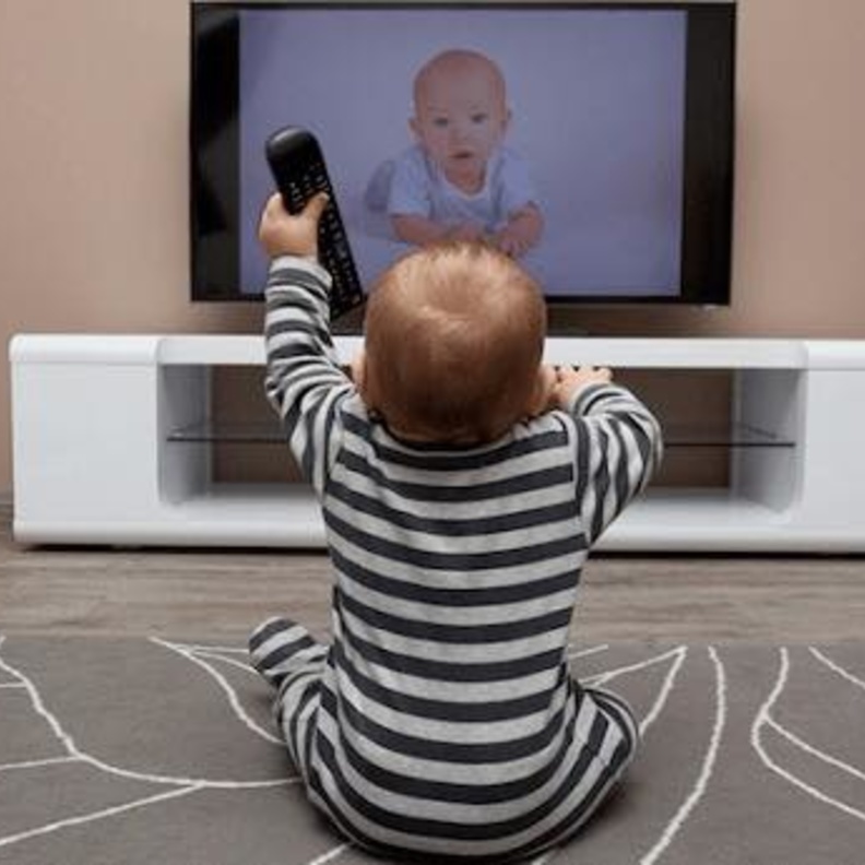 اضرار التلفاز على الاطفال 