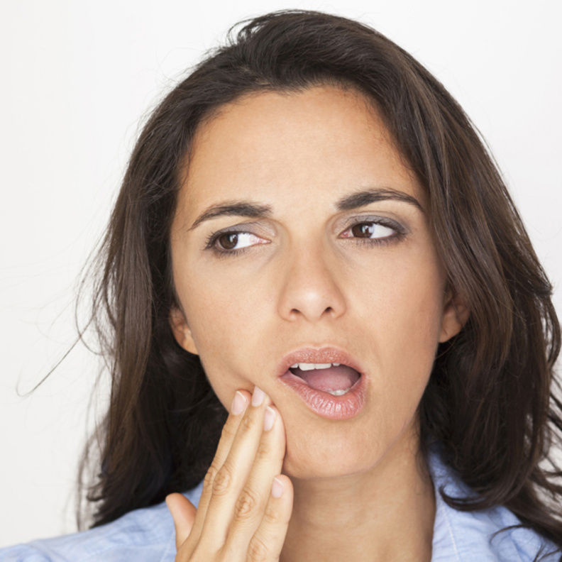 خراج الأسنان يسبب التورم في الوجه