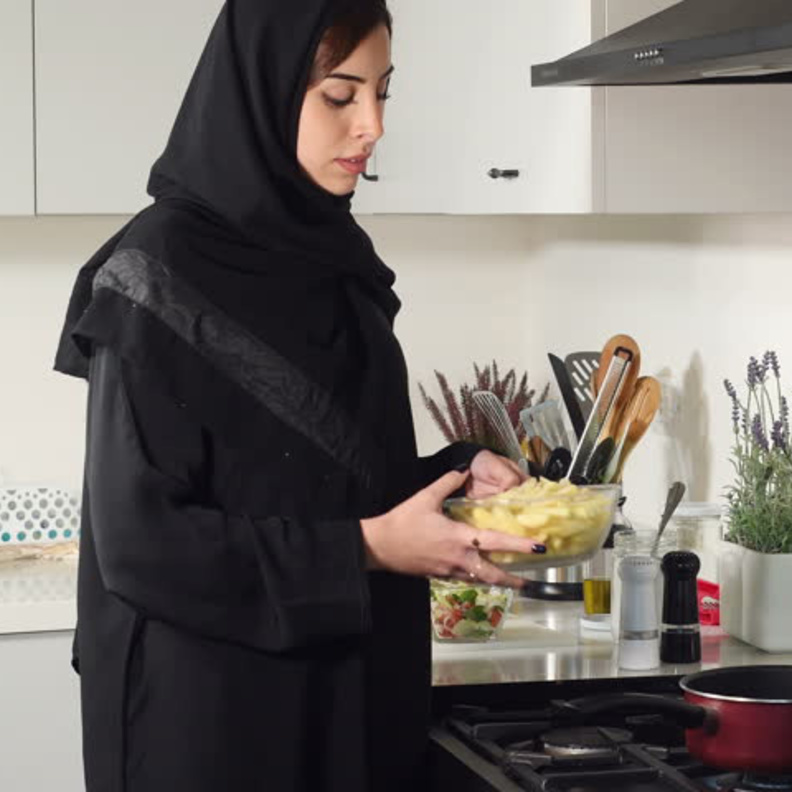 اجهزة الطبخ الذكية في المطابخ السعودية