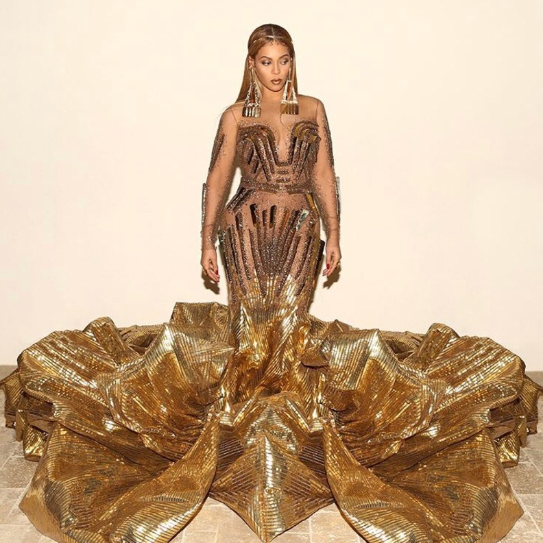 موضة الجلد مع Earlitha Kelly التي تألقت بأسلوب بارز