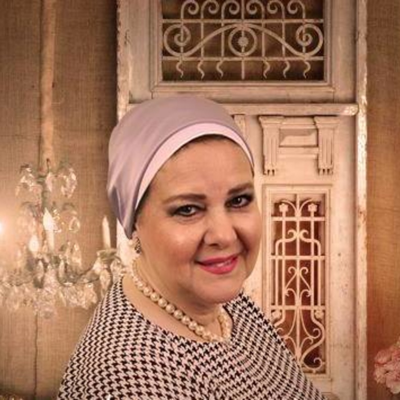 دلال عبد العزيز