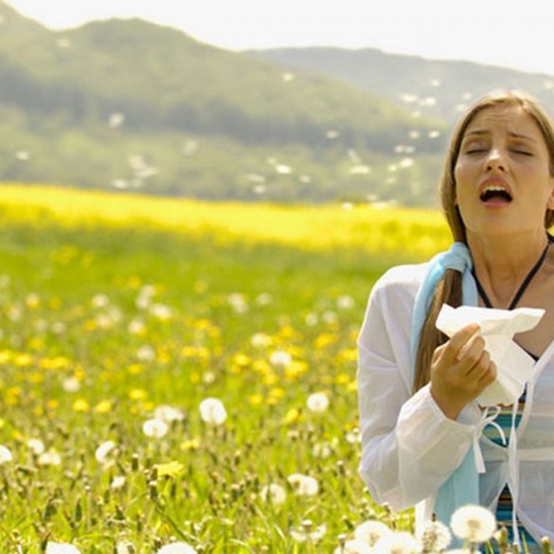 حساسية الربيع تنتج عن تغير الفصول وتطاير الاتربة والغبار