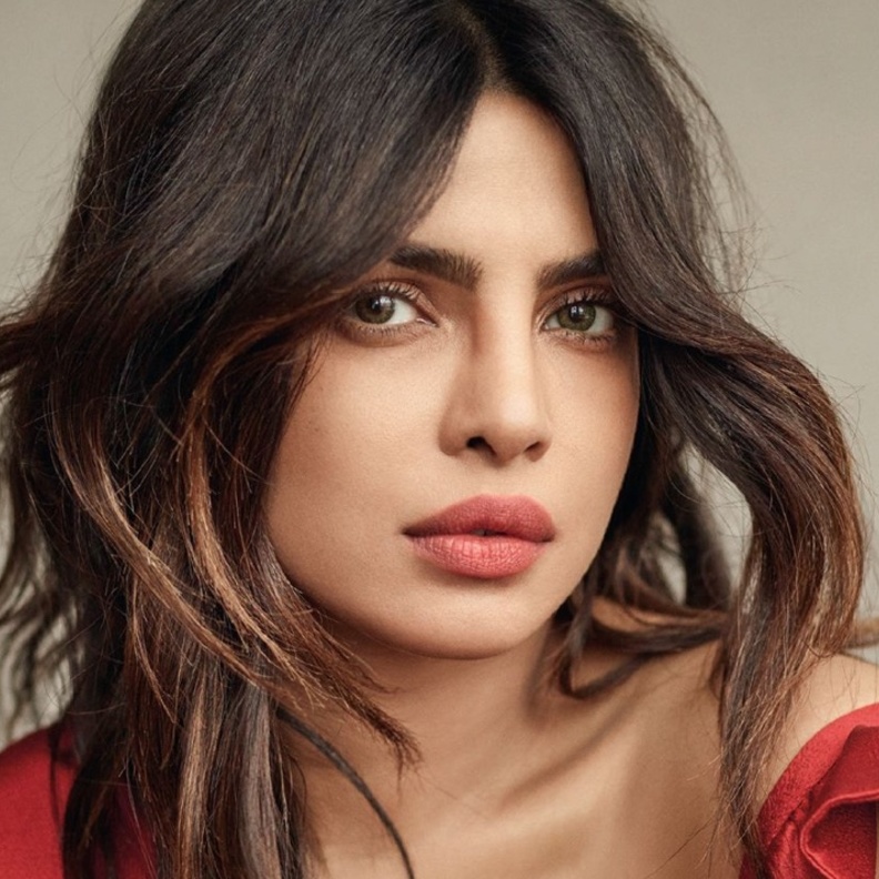 بريانكا تشوبرا تؤيد صفع المرأة للرجل