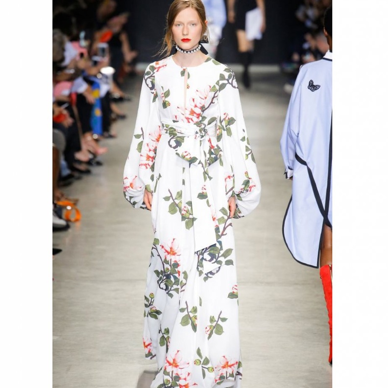 أبرز موديلات فساتين محجبات أنيقة لعيد الأم