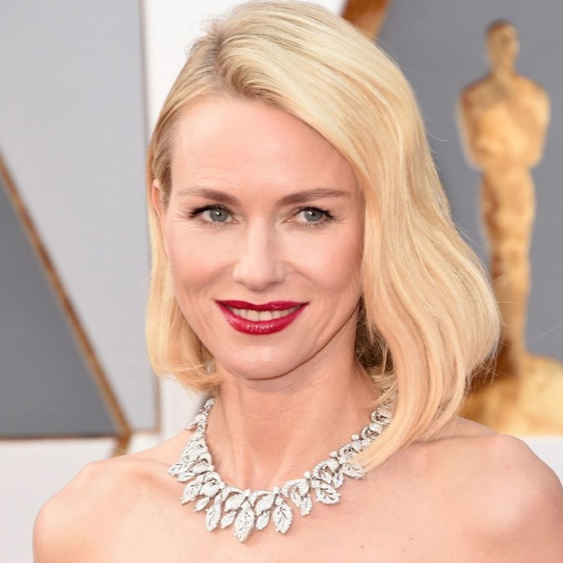 طقم الماس وزمرد أخضر من علامة بولغاري للنجمة اليزابيث تايلور