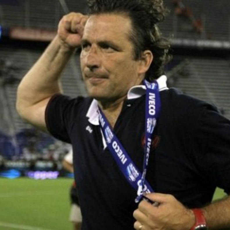 مدرب اللياقة في المنتخب السعودي لا يهدأ أبدا